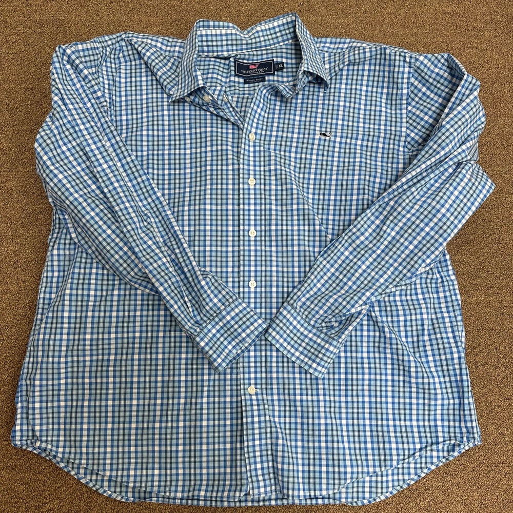 Vineyard vines whale shirt XL